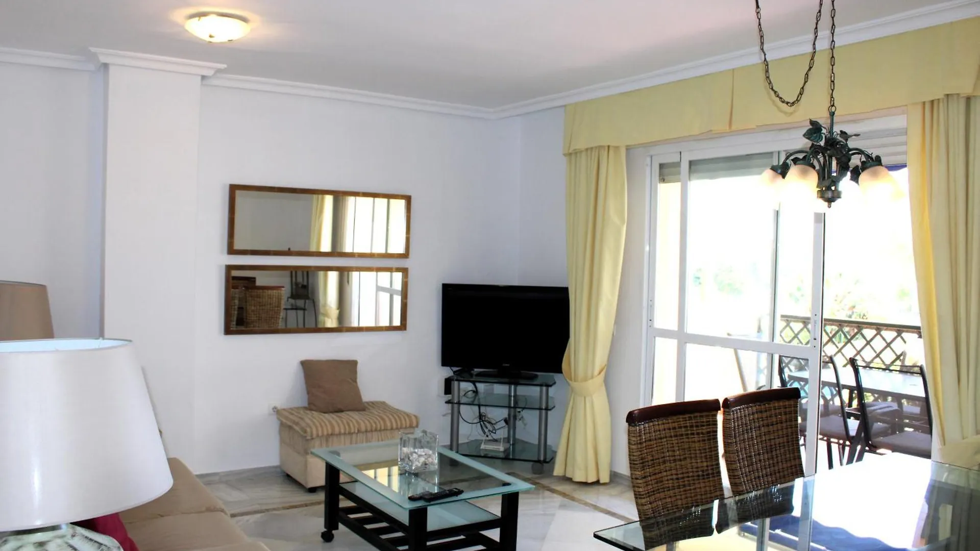 Piso A 10 Minutos Andando De Puerto Banus. Apartment Marbella