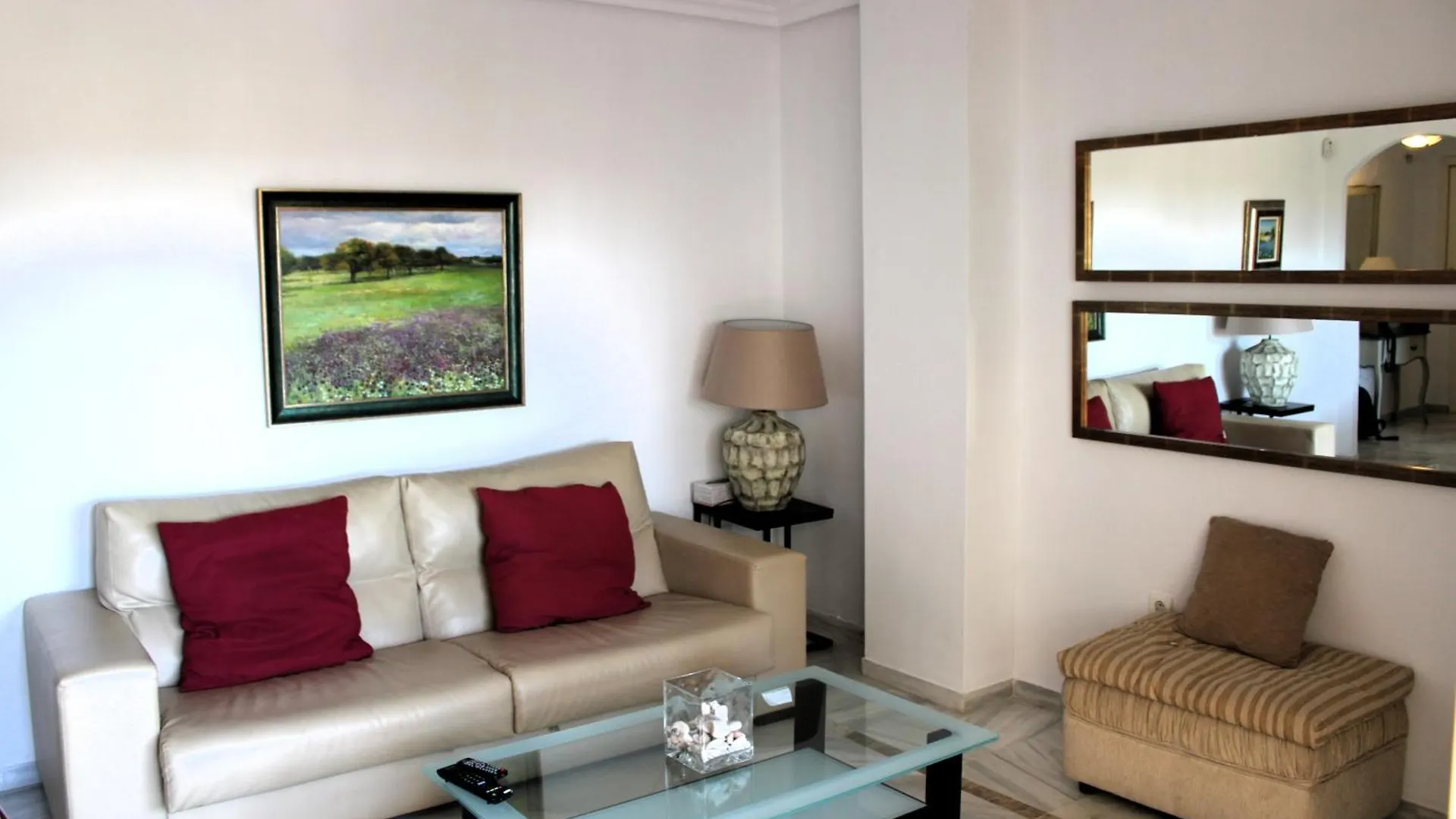 Piso A 10 Minutos Andando De Puerto Banus. Apartment Marbella Spain